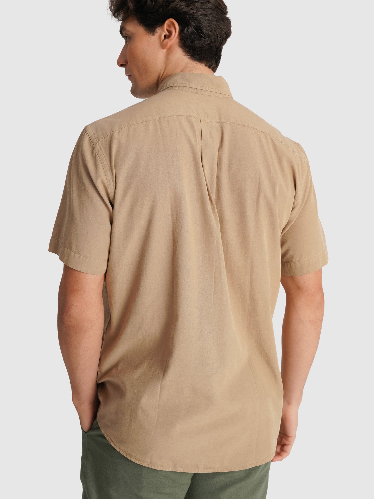 CAMISA POPELINE BEGE MANGA CURTA REGULAR FIT MR. BLUE