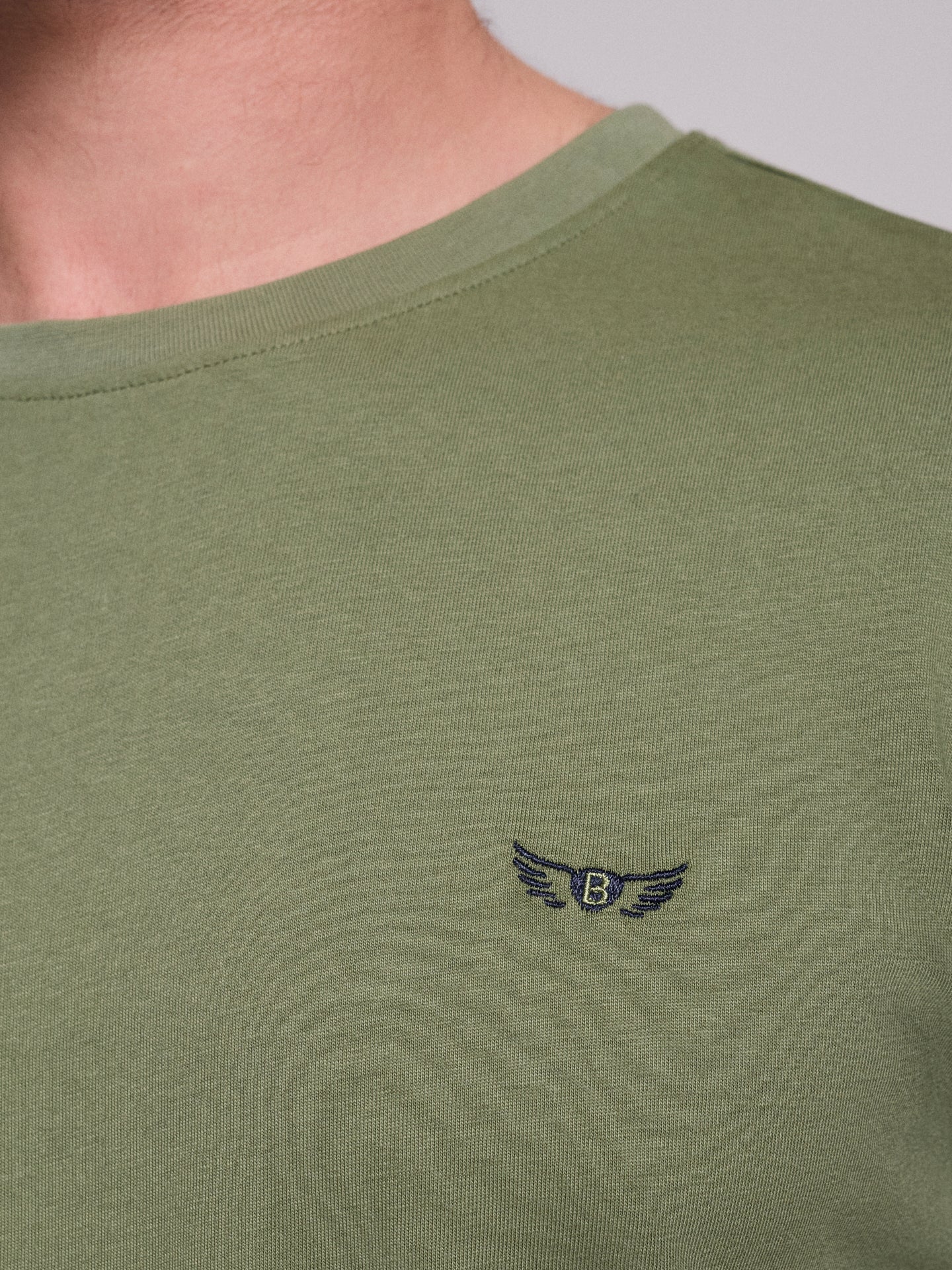 T-SHIRT ALGODÃO VERDE MANGA CURTA REGULAR FIT MR. BLUE