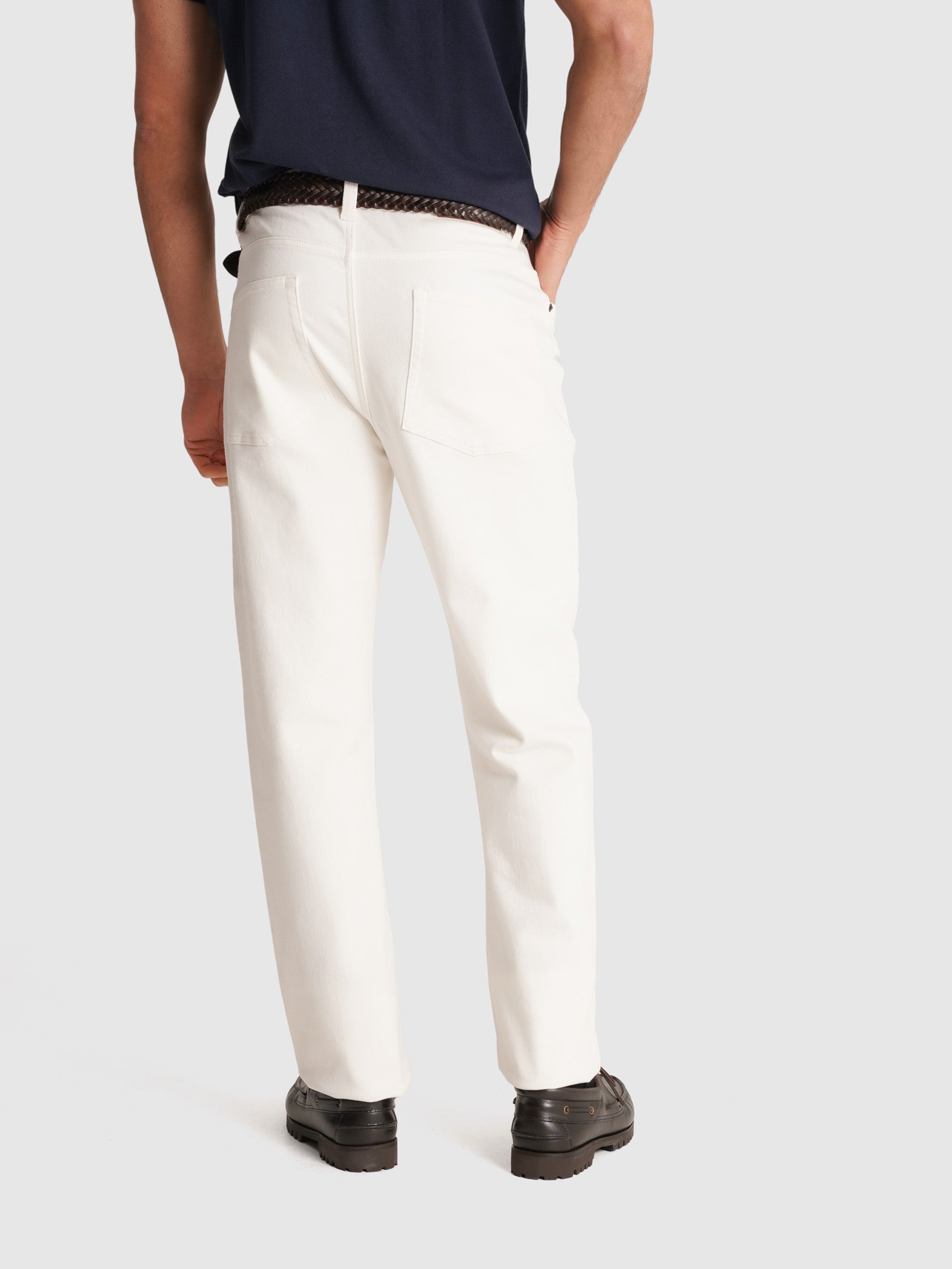 CALÇAS GANGA BRANCAS REGULAR FIT MR. BLUE