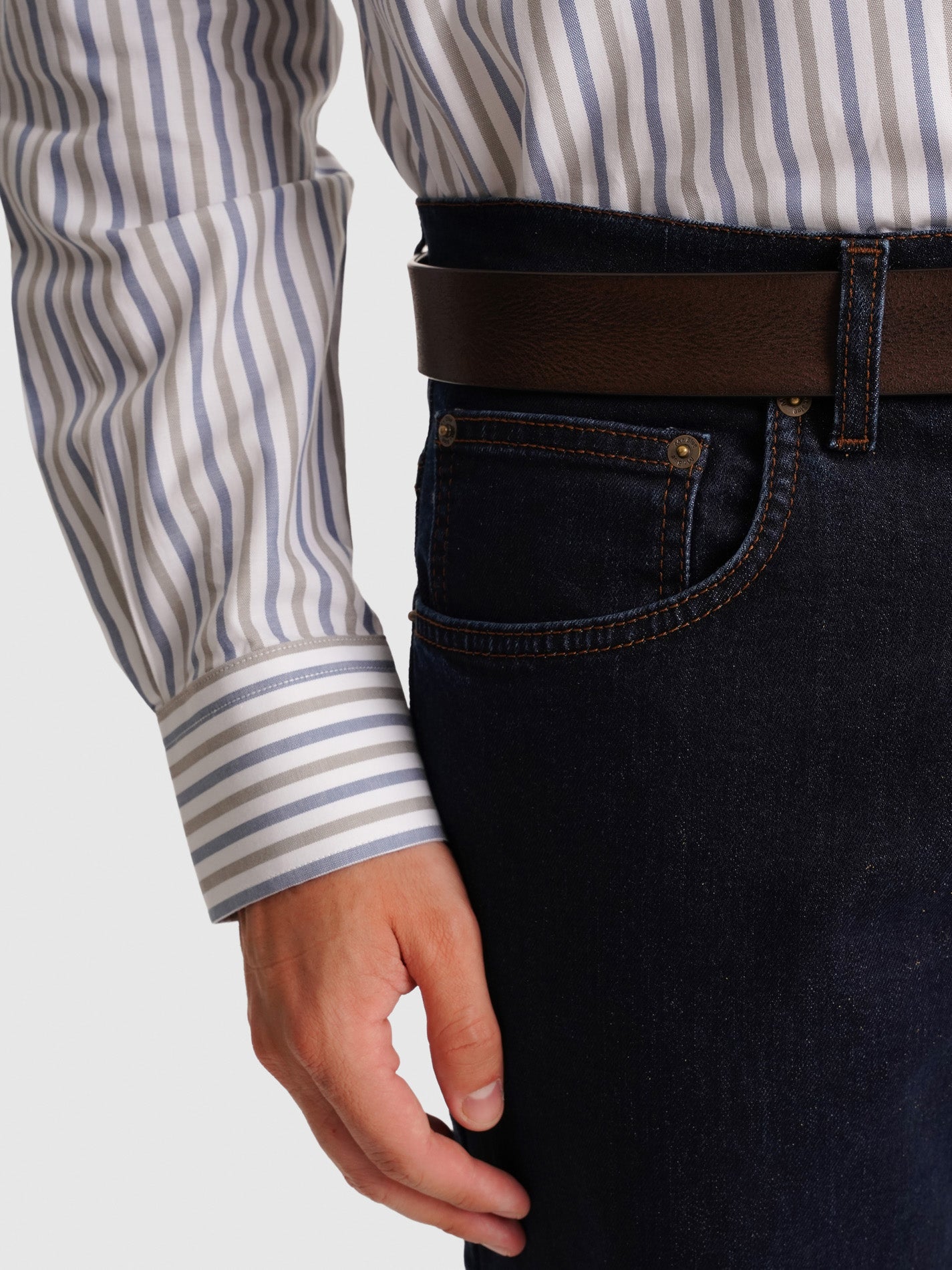 CALÇAS GANGA PRETAS REGULAR FIT MR. BLUE