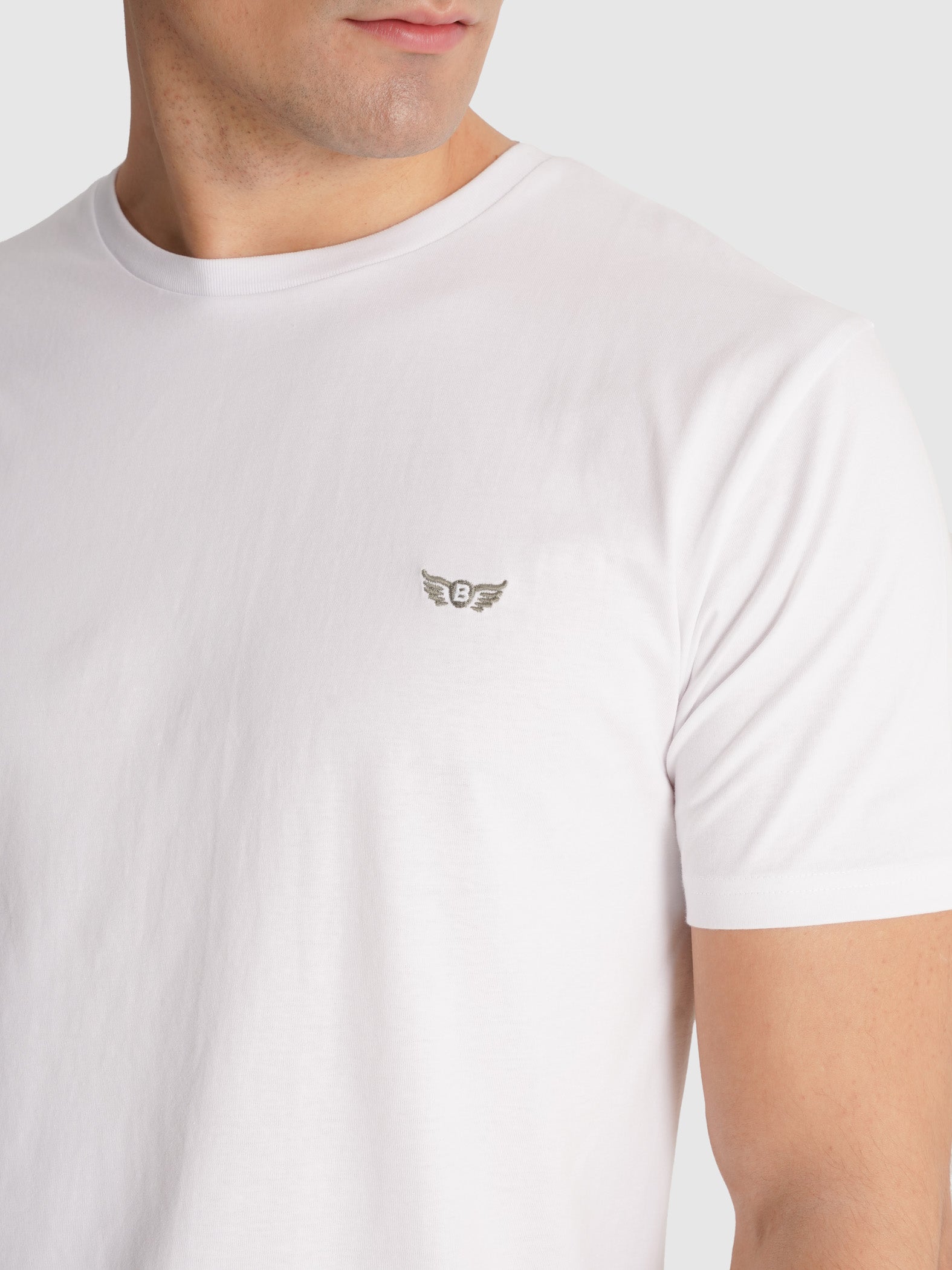 T-SHIRT BRANCA MANGA CURTA REGULAR FIT MR. BLUE