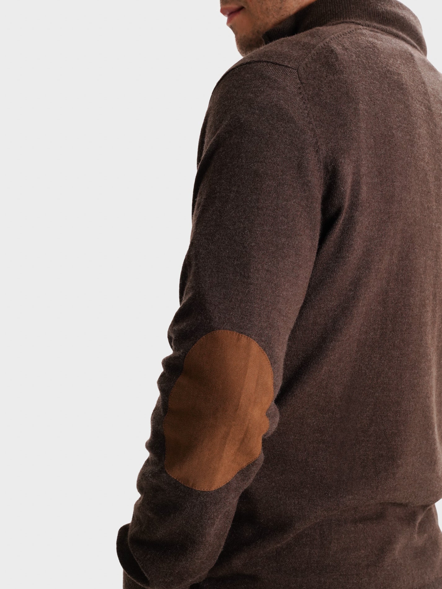 PULLOVER FINO CASTANHO COM COTOVELEIRA REGULAR FIT MR. BLUE