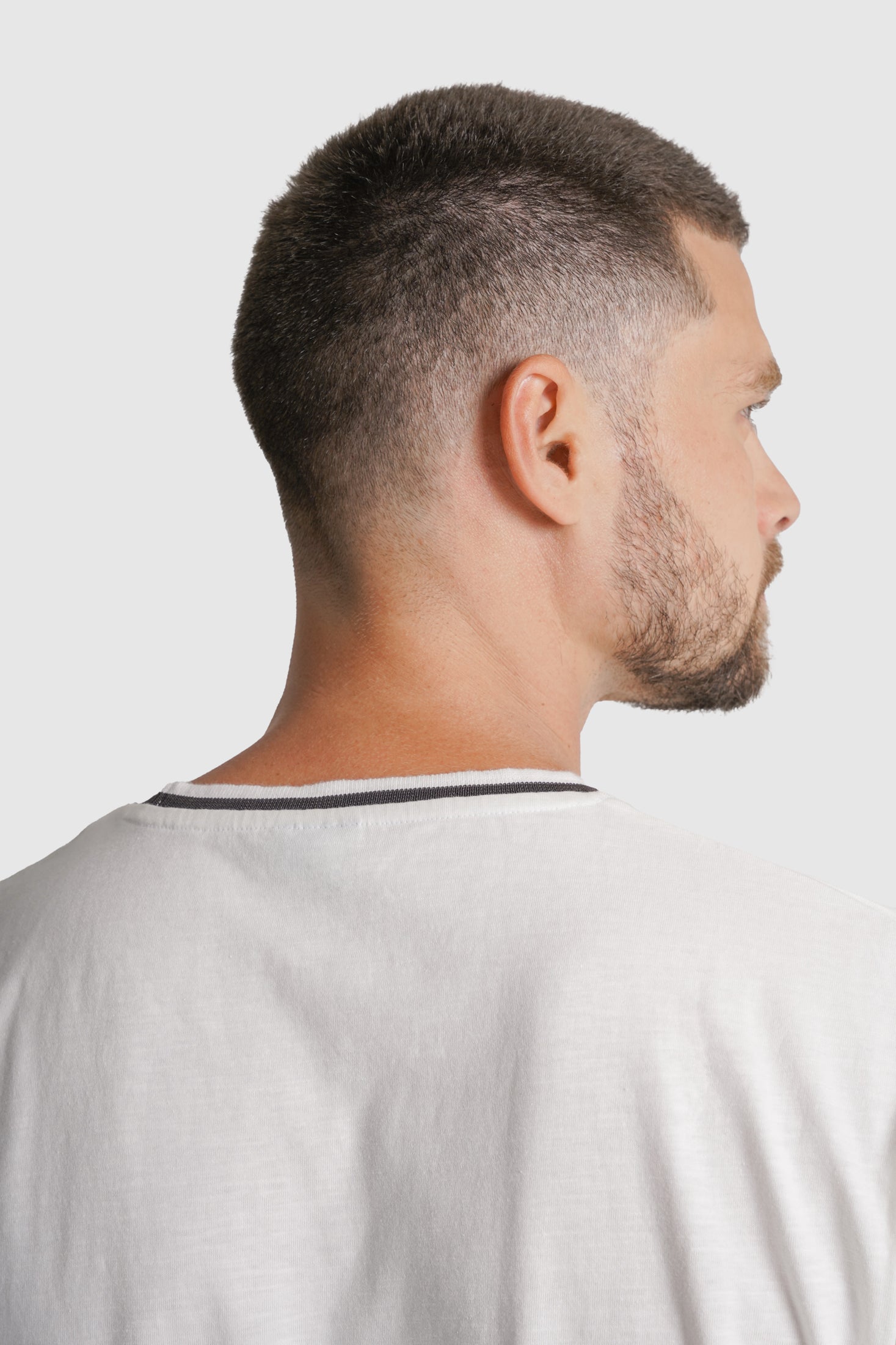 T-SHIRT ALGODÃO REGULAR FIT CRU LISA MR. BLUE