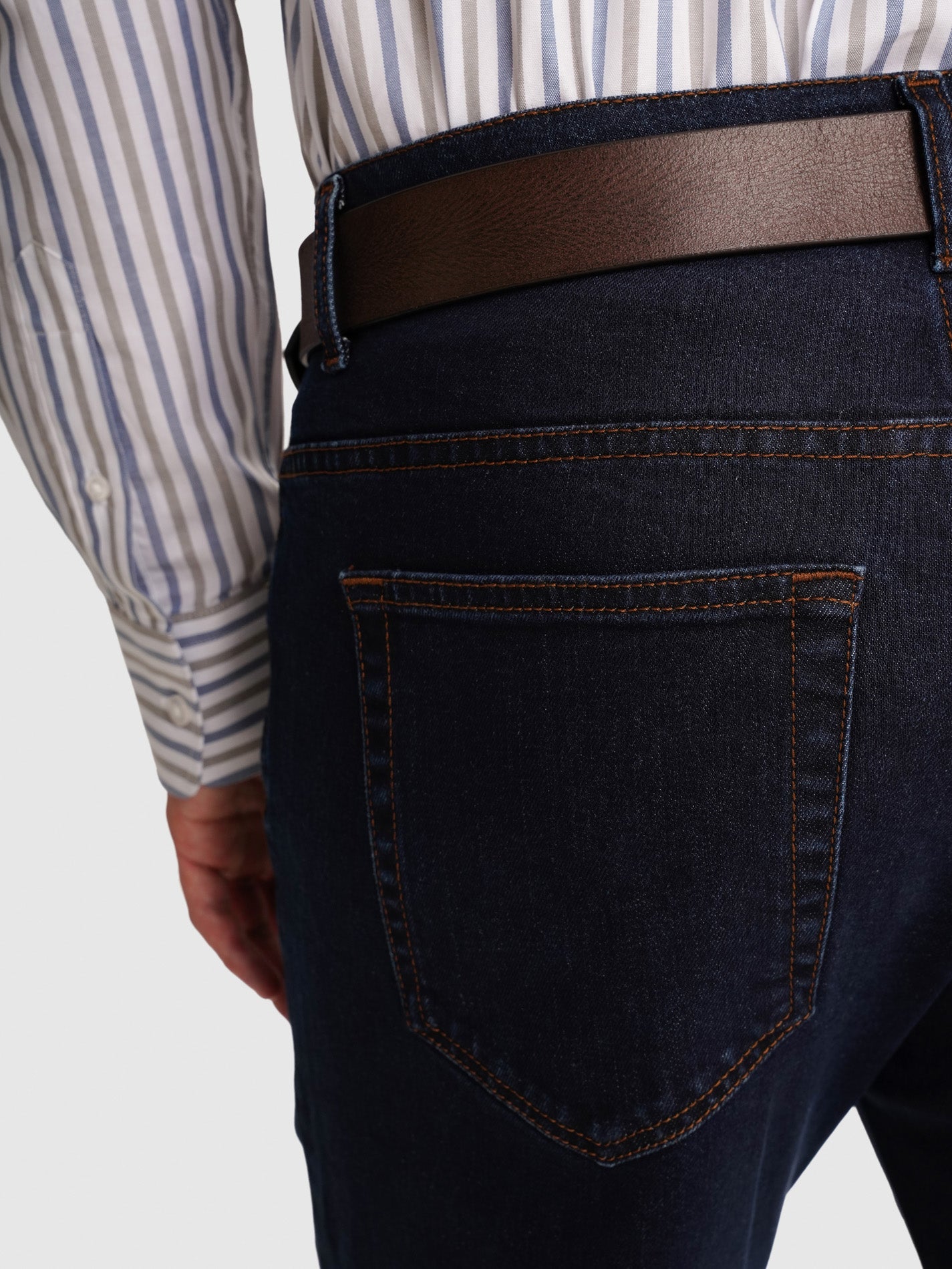 CALÇAS GANGA PRETAS REGULAR FIT MR. BLUE