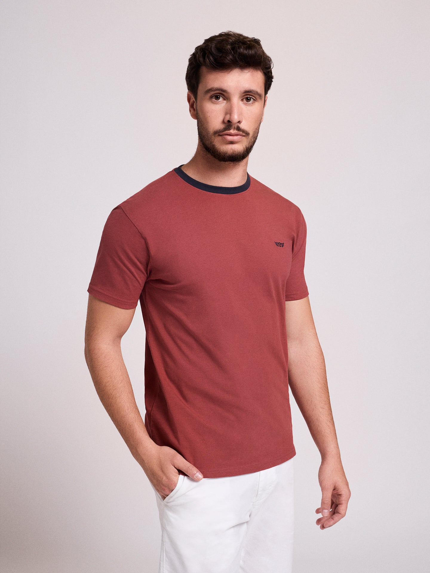 T-SHIRT ALGODÃO VERMELHA MANGA CURTA REGULAR FIT MR. BLUE