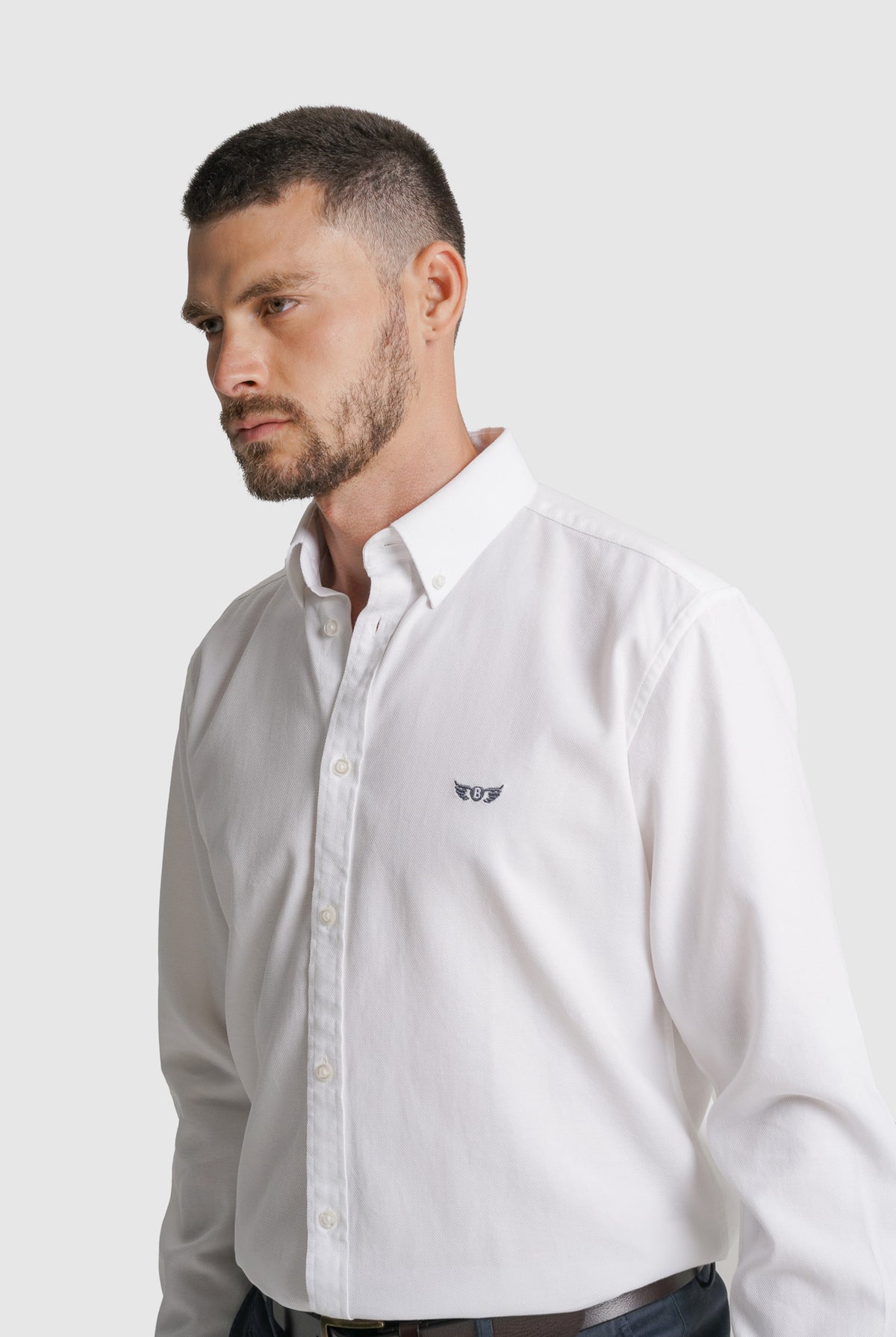 CAMISA ESTRUTURADA REGULAR FIT BRANCA LISA MR. BLUE