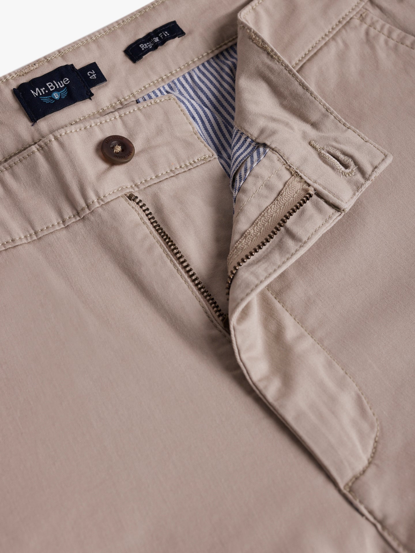 Calções Regular Fit Beges Mr. Blue