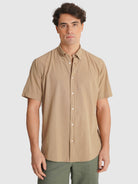 CAMISA POPELINE BEGE MANGA CURTA REGULAR FIT MR. BLUE