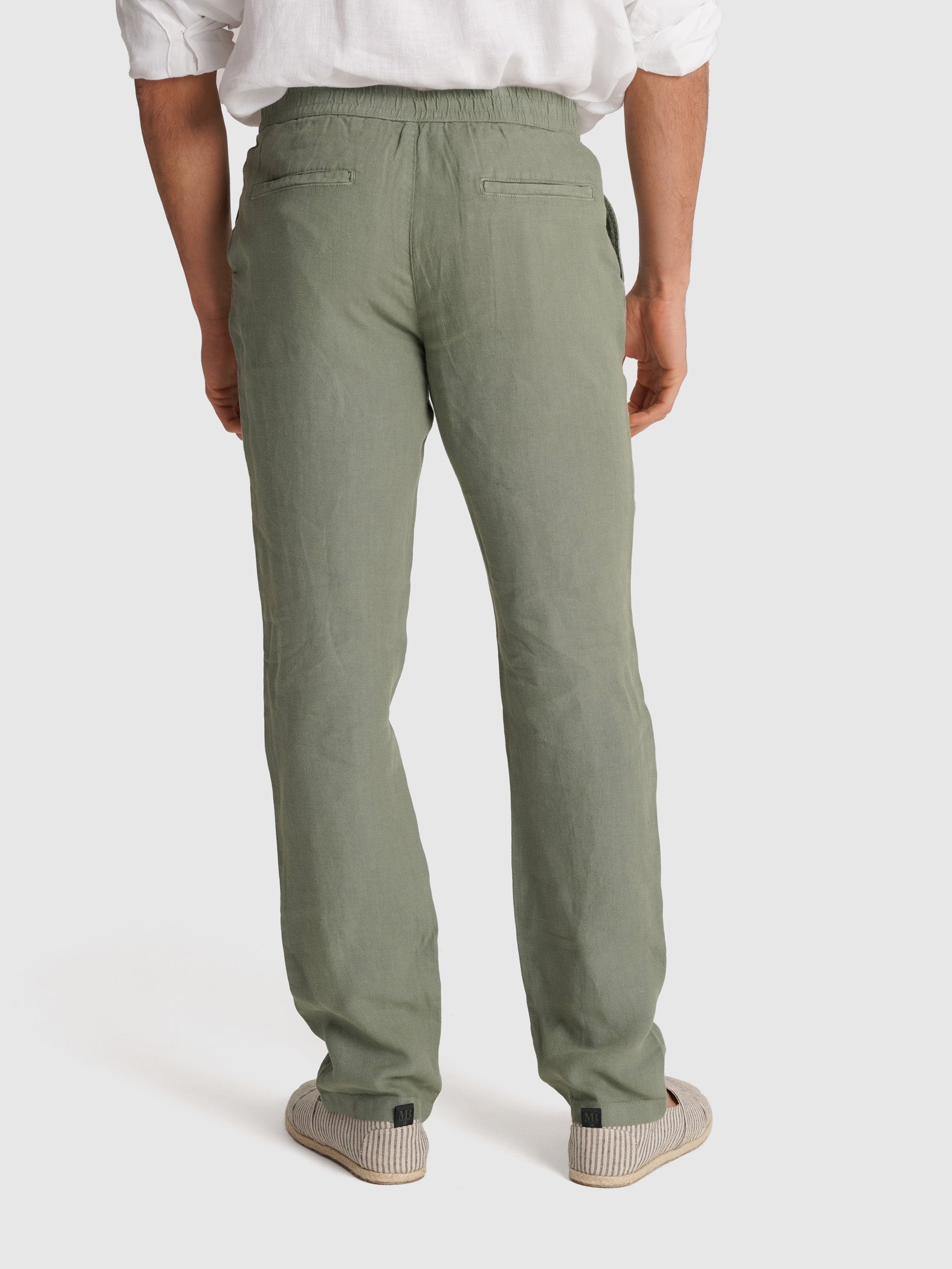 CALÇAS REGULAR FIT VERDES LISAS MARK BELLUCCI