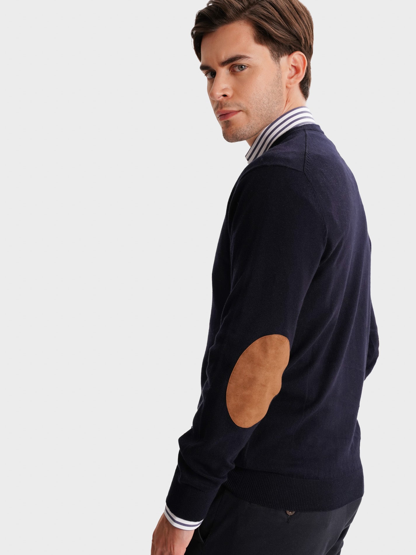 PULLOVER FINO AZUL COM COTOVELEIRA REGULAR FIT MR. BLUE