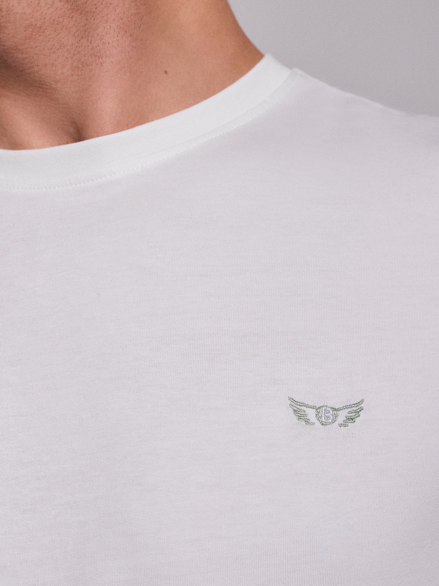 T-SHIRT ALGODÃO BRANCA MANGA CURTA REGULAR FIT MR. BLUE