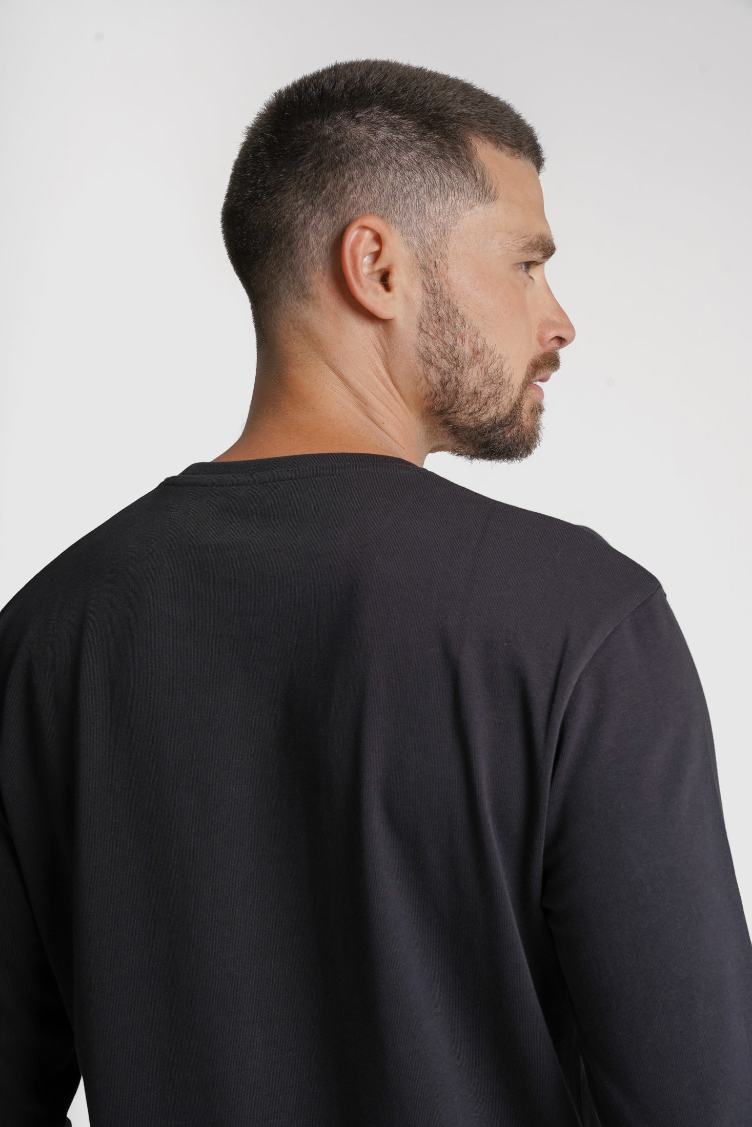 T-SHIRT ALGODÃO PRETA LISA MR. BLUE