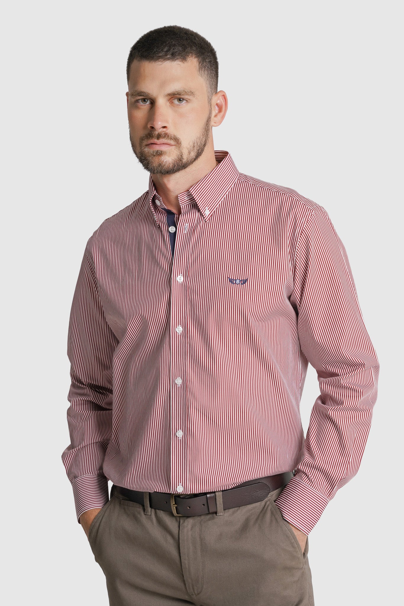 CAMISA ALGODÃO REGULAR FIT VERMELHA ÀS RISCAS MR. BLUE