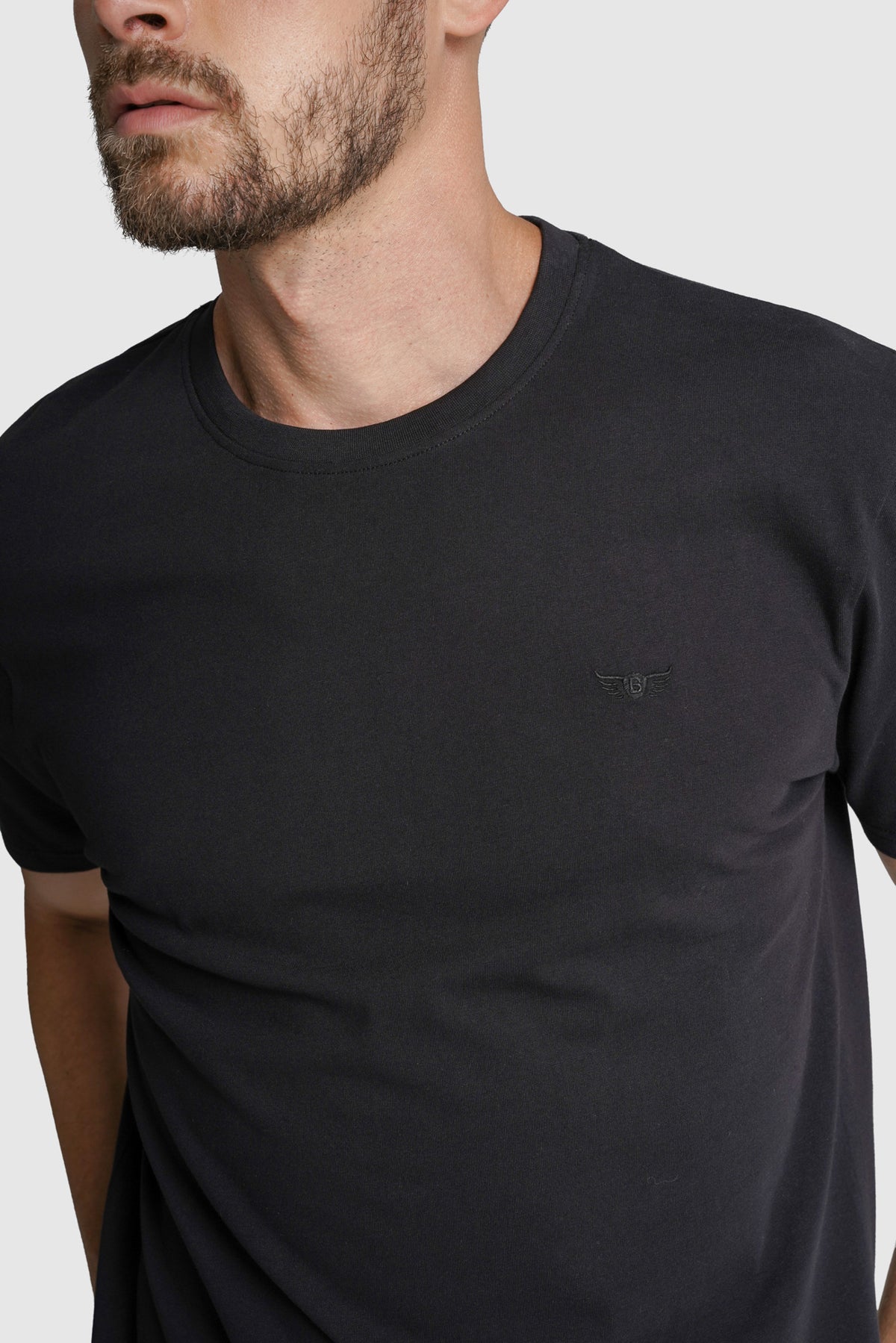 T-SHIRT ALGODÃO PRETA LISA MR. BLUE