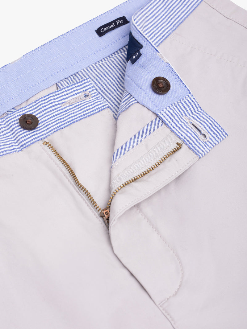 Pantalones cortos chinos de algodón beige de corte casual