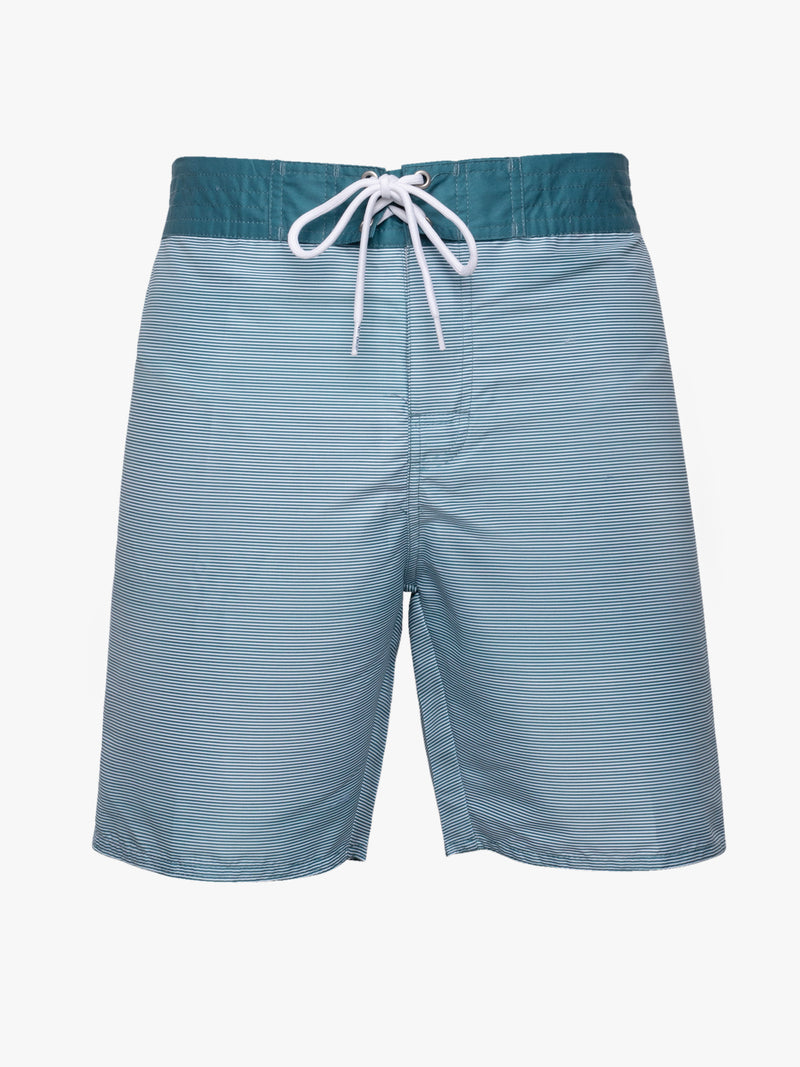 Pantalones cortos de rayas verdes para surfistas