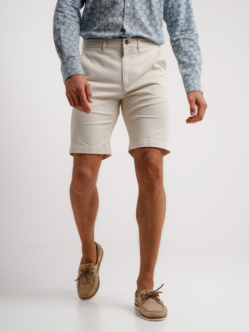 Pantalones cortos blancos de ajuste regular