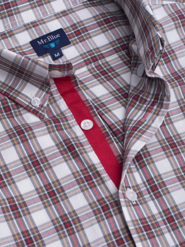 Camisa de algodón a cuadros rojos y marrones con bolsillo y detalles