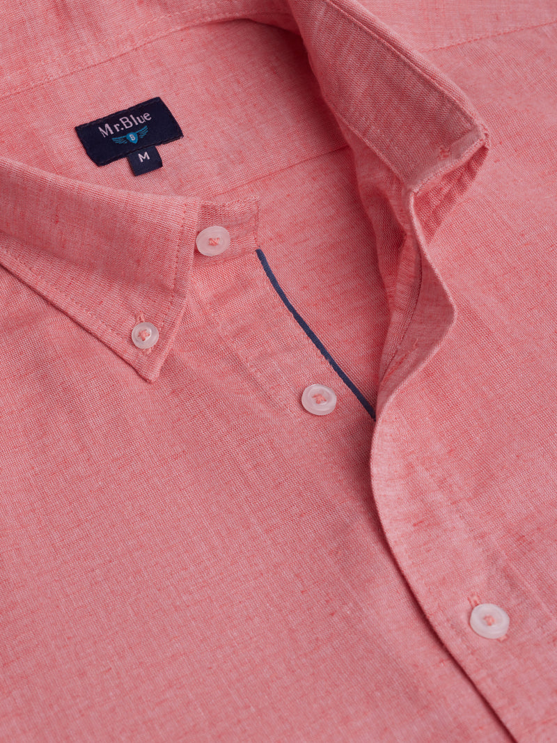 Camisa regular fit de lino rosa