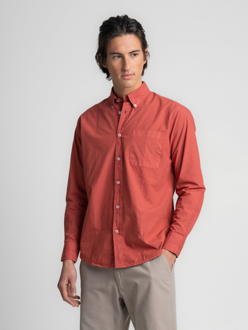 Camisa regular fit de popelina roja